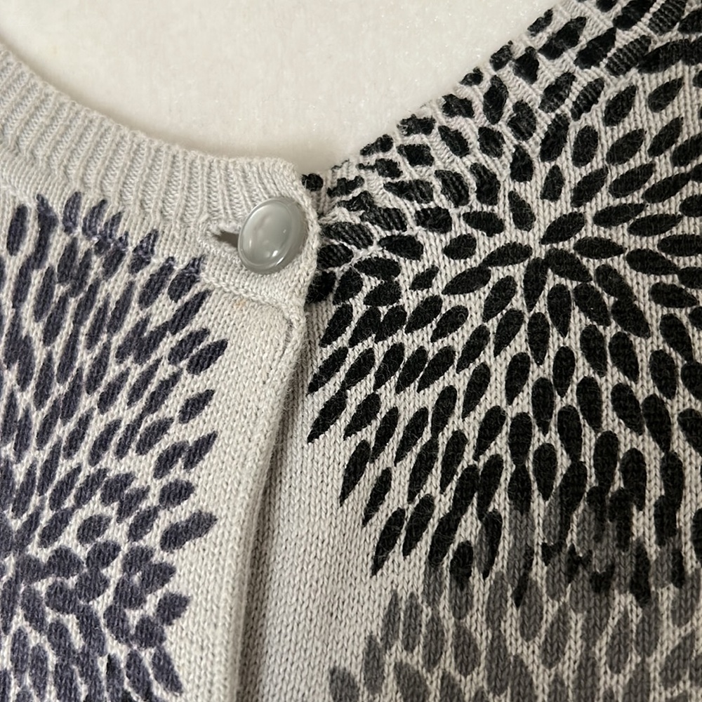 Izod grey black dusty lavender fireworks pattern cardigan. - Picture 3 of 8